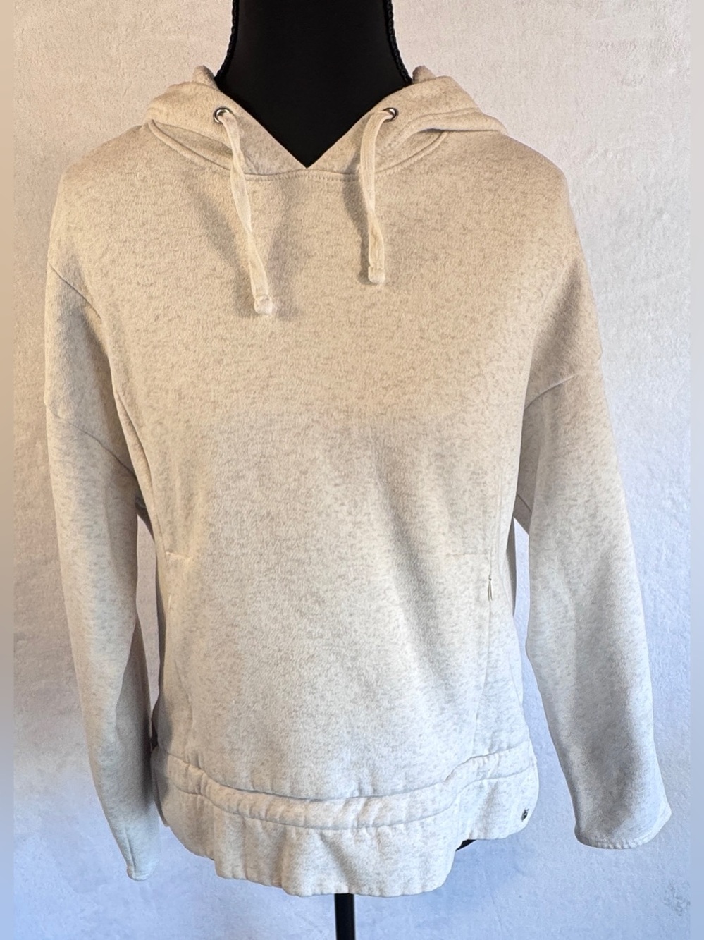 Fabletics Light Heather Cream Women's Pullover Hoodie